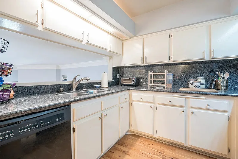 1 bed, 1.0 bath, 864 sqft, $2,500 — Photo 2