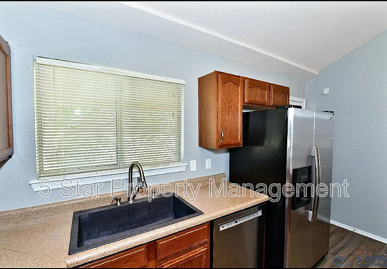 804 Margarita St — Photo 22
