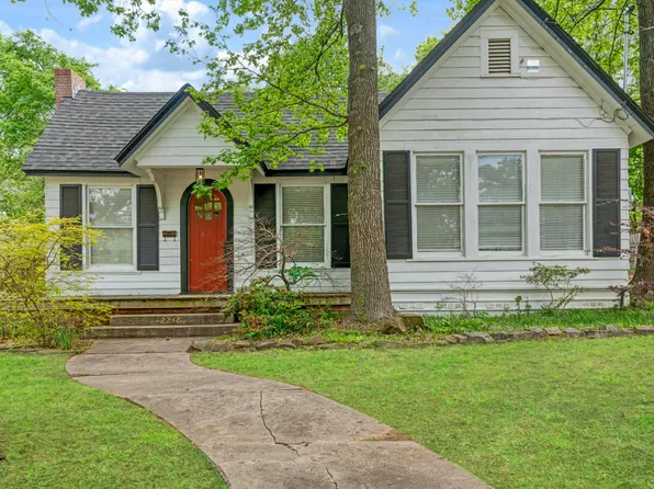 2240 Hubbard St, Paris, TX 75460