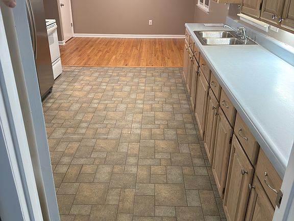 2nd image of 104 Wilkinson Place Ext