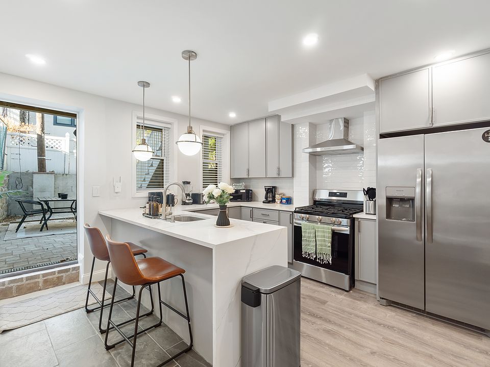 1st image of 17 Crescent Ave #1
