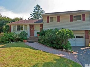 23 Ronald Ln, Syosset, NY 11791