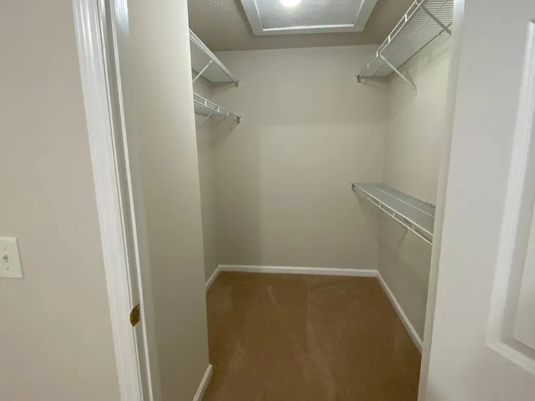 Meridian Park Apartments — Photo 103