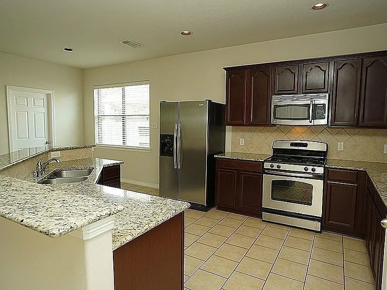 4022 Regal Stone Ln — Photo 8