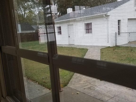 4th image of 7968 Kenmore Dr