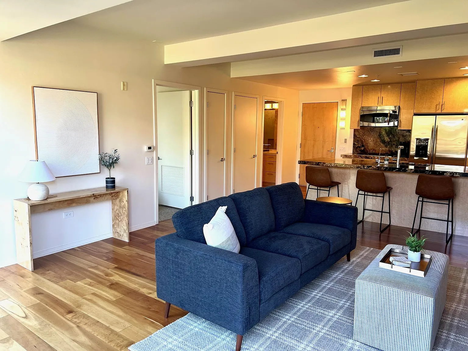 2 bed, 1094 sqft, $4,000 — Photo 2
