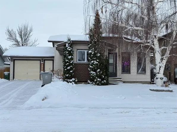 5709 N 40th St, Lloydminster, AB T9V 2P5