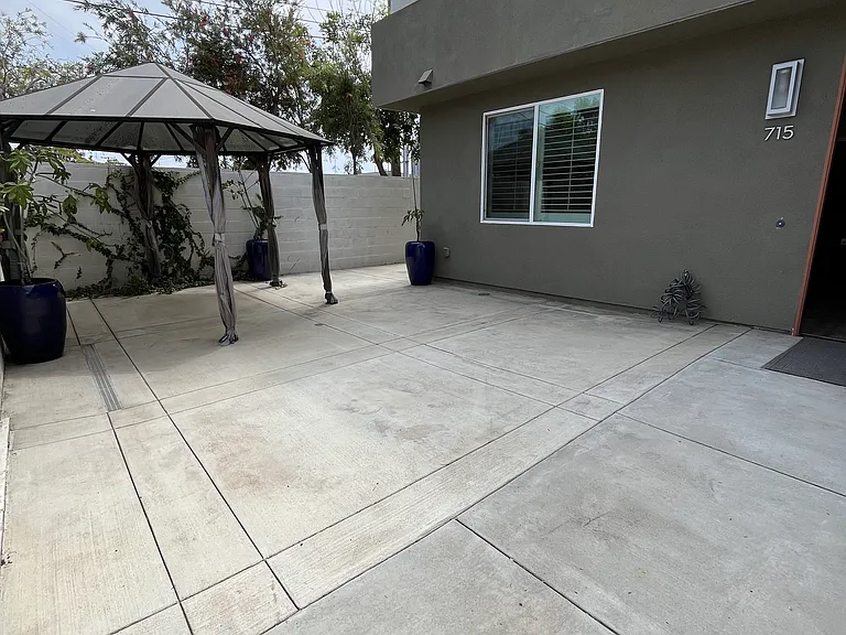 715 Seaside St — Photo 21