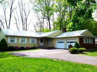 293 Cherry Hill Rd, Mountainside, NJ 07092