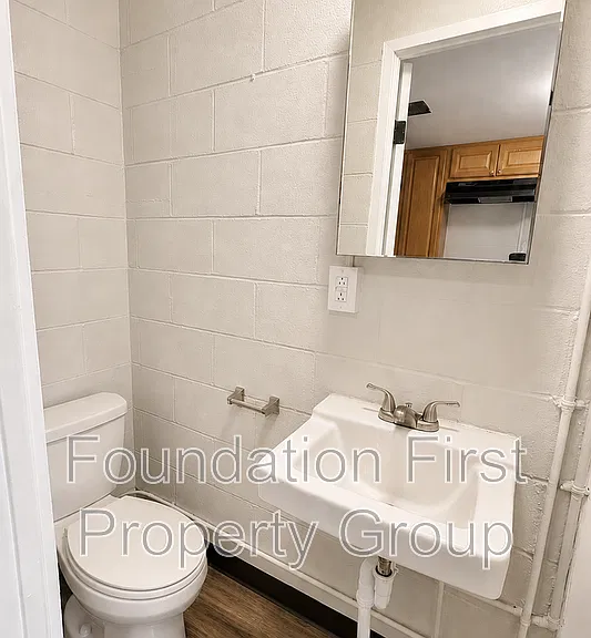 240 W High St #8 — Photo 9