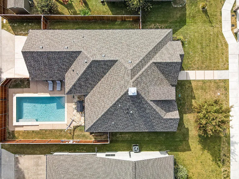 8206 Chesham Dr — Photo 47