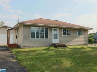 202 Elmwood Rd, Hoyt Lakes, MN 55750