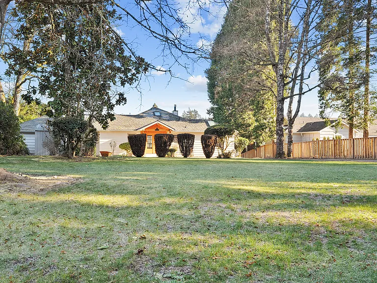Glenmorrie Dr — Photo 51