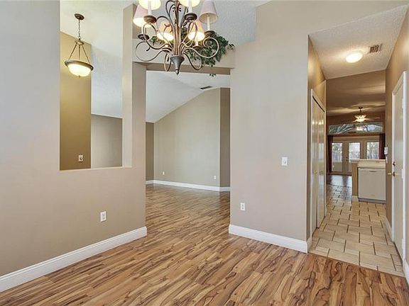 5th image of 896 Lake Jackson Cir
