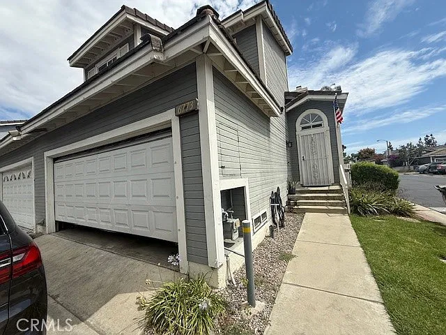 3 bed, 2.5 bath, 1358 sqft, $3,000 — Photo 2