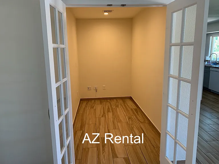 1810 E La Donna Dr — Photo 6