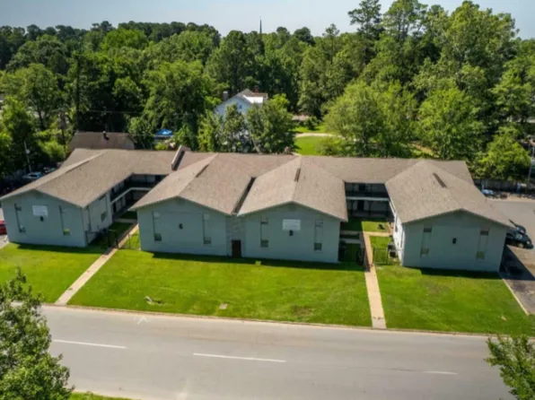 818 W 28th Ave, Pine Bluff, AR 71603