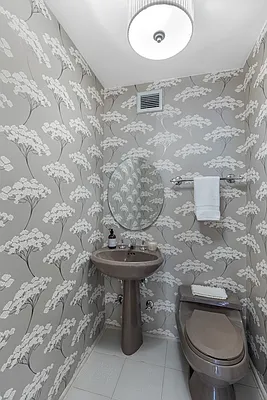 Sold by Compass | media 18