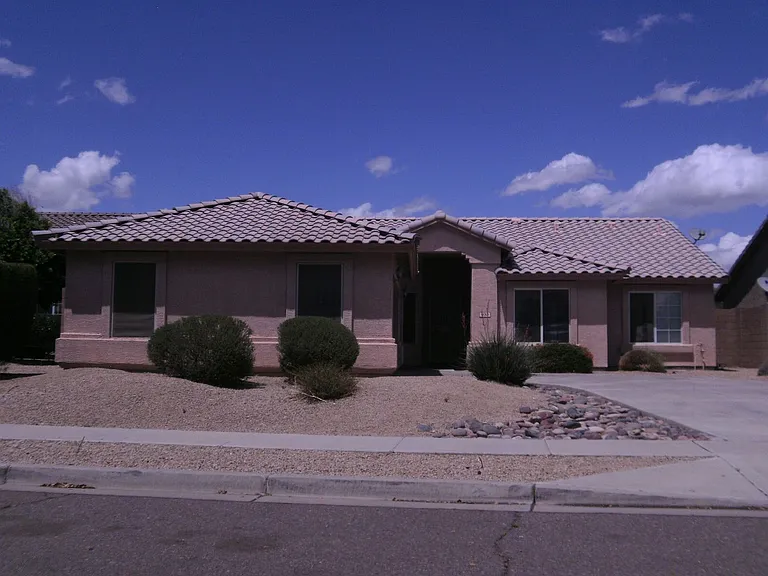 930 E Harwell Rd — Photo 1