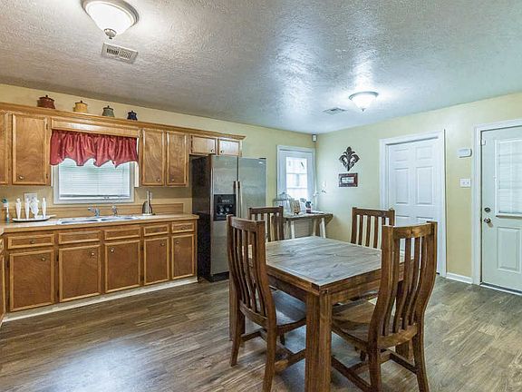 4th image of 801 Garland Ave