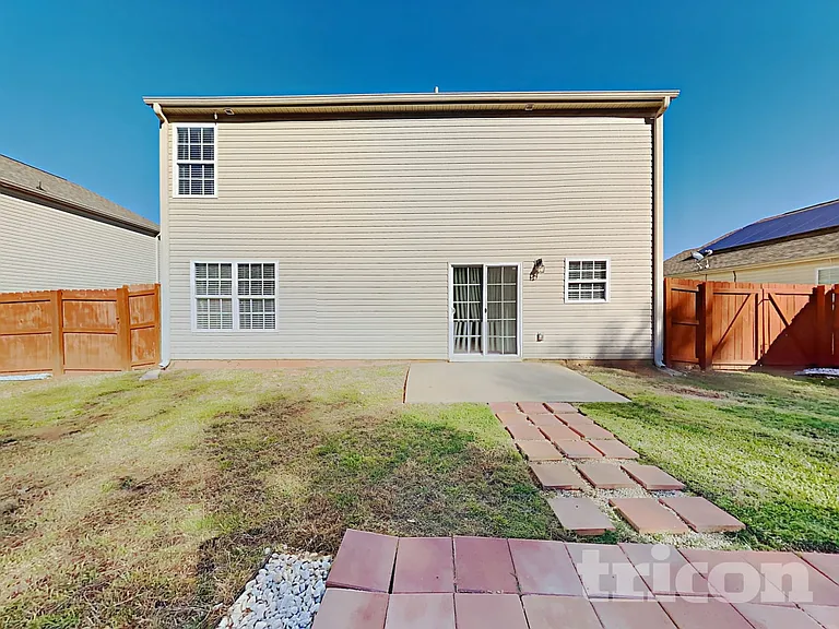 429 Victory Ln — Photo 18
