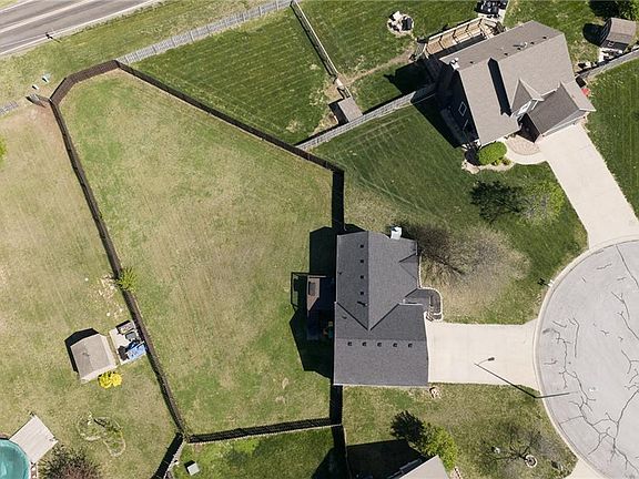 4th image of 15506 Iron Creek Ct