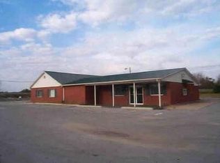1110 S Main St, Mount Pleasant, TN 38474