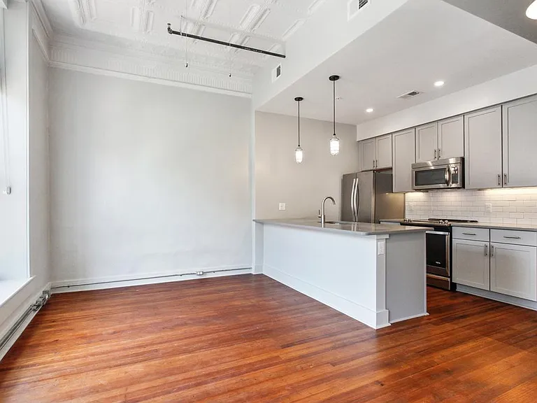 108 W Broughton St #3F — Photo 11