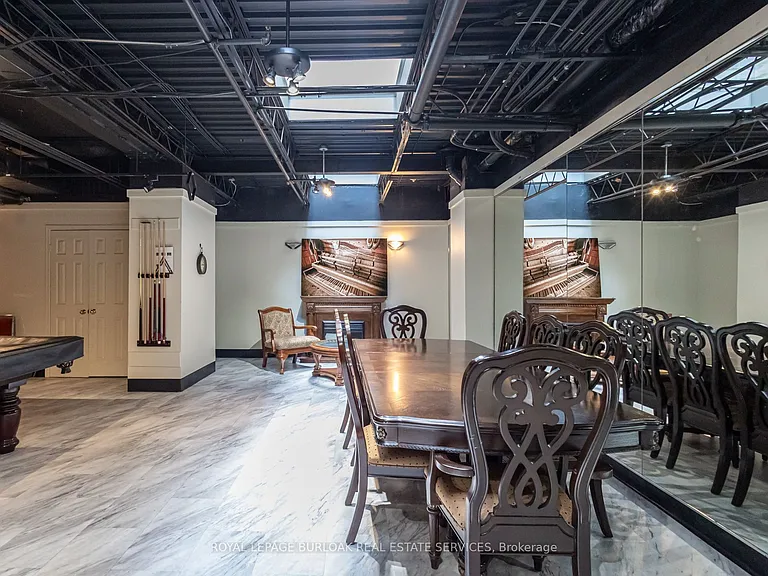 36 James St S #1403 — Photo 37