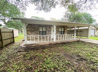 404 Tyne Rd, Victoria, TX 77904