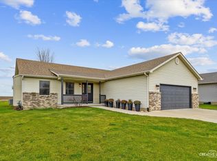 410 E Rennesoy Dr, Newark, IL 60541