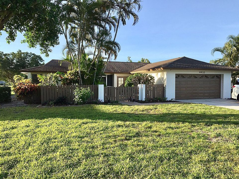 4410 Lakewood Blvd Naples FL