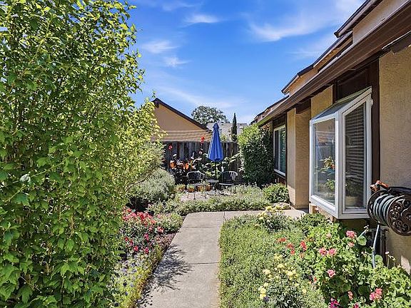 3rd image of 2439 Bay Meadows Cir