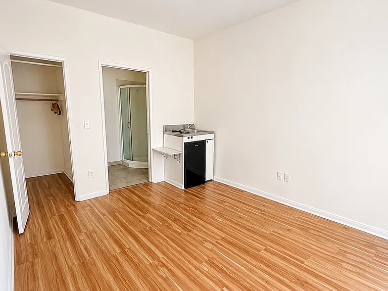 444 S Western Ave #414 — Photo 2