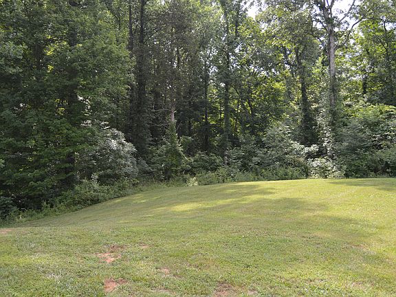 4th image of 771 Sharron Dr SE