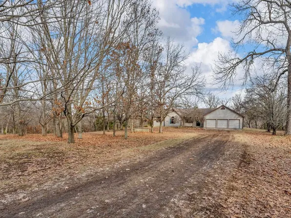 1884 E 978th Rd, Lawrence, KS 66049