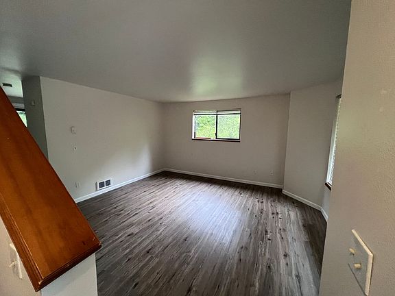 2nd image of 4222 Winns Hollow Ln