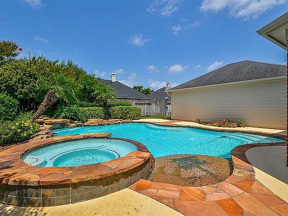 2nd image of 4515 Lake Pinkston Dr