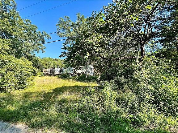 4th image of 371 Orion Dr