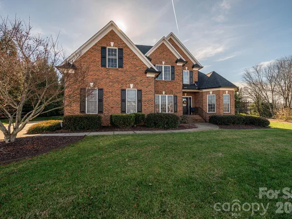 4009 Tall Timber Ct, Gastonia, NC 28056