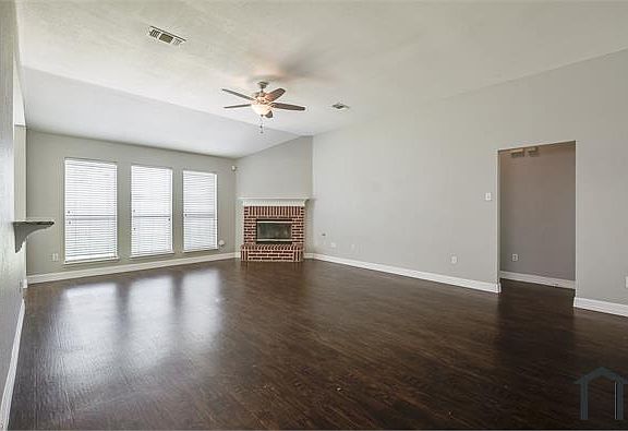4th image of 1613 Windcastle Dr