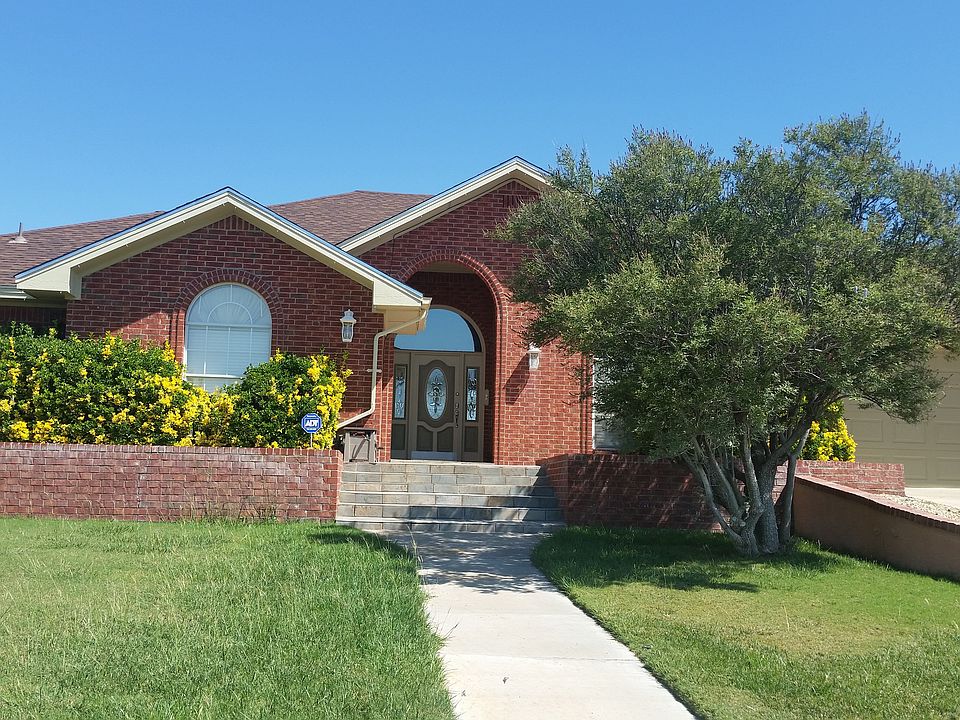 1st image of 912 Fountain Dr