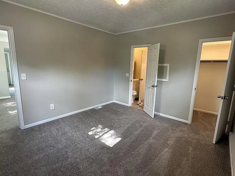 11021 Western Ave — Photo 6