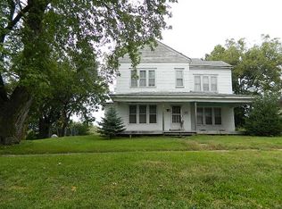 207 W 3rd St, Grant City, MO 64456