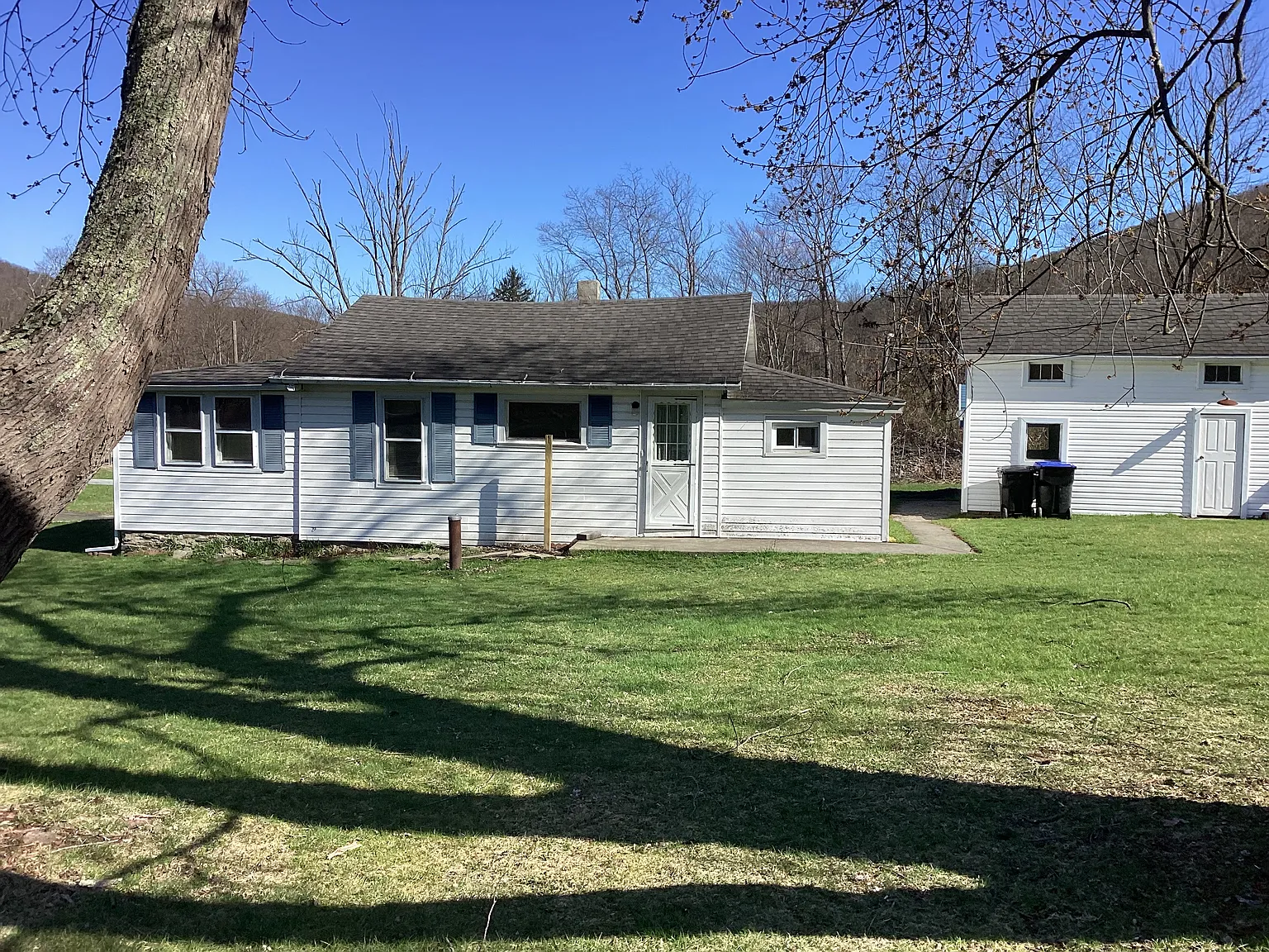 736 State Route 34 photo 1