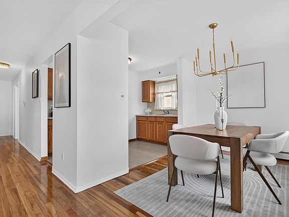 5th image of 100 E 26th St