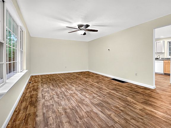 3rd image of 85 Steeple Chase Cir APT 3