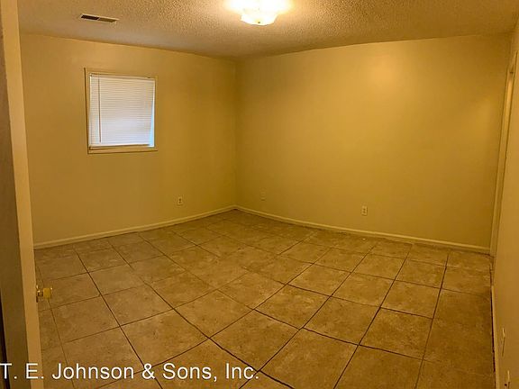 4th image of 1506 Oakshire Ct APT A