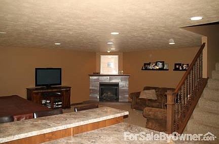3rd image of 3805 W 89th St