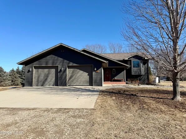 102 Ashton Ave, Milbank, SD 57252